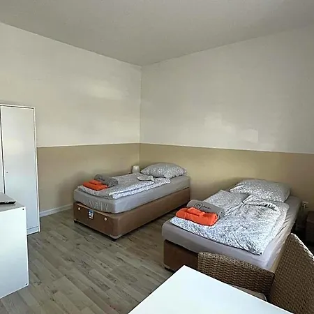 Doppelzimmer-bad-kuehlschrank-parkplatz-10 Hotel Meine