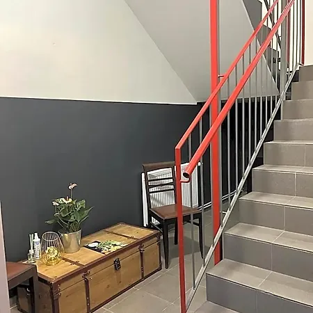 Hotel Doppelzimmer-bad-kuehlschrank-parkplatz-10
