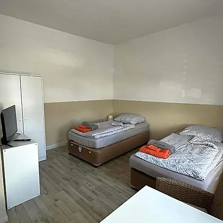 Doppelzimmer-bad-kuehlschrank-parkplatz-10 * Meine